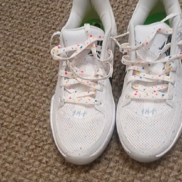 A Pair Of Nike Ja Morants - Picture 7 of 12